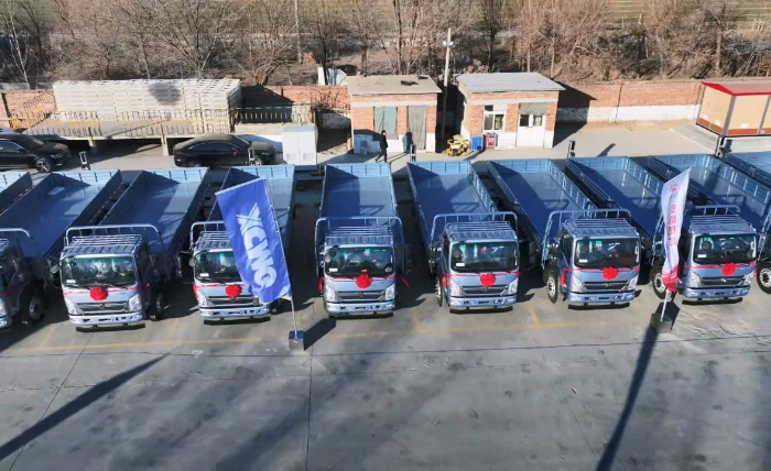 豪利777轻卡新能源运输车批量交付山东客户