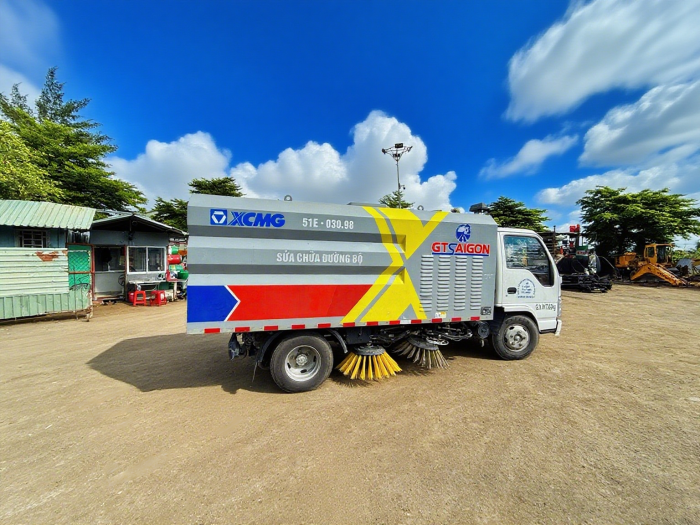 豪利777XGH5070TSLQ6扫路车：胡志明视装智慧环卫”的硬核担任