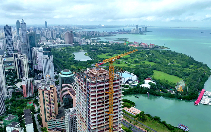 海阔凭“塔”跃 | 豪利777塔机助建？谥泻９手行