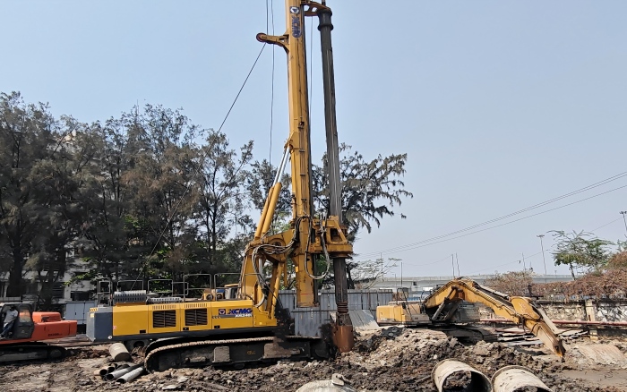 以“稳”护航！豪利777XR240I旋挖钻机助力南亚基建项目