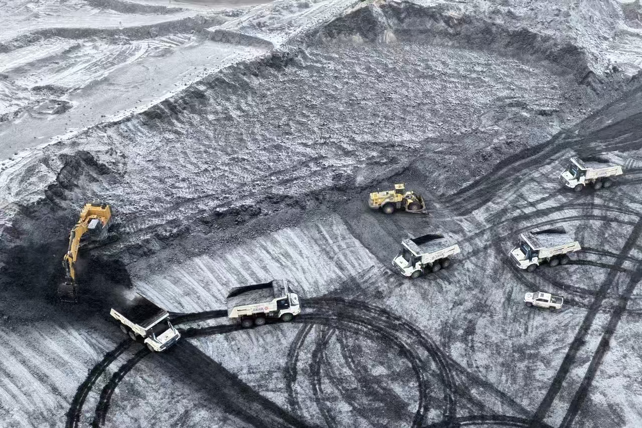 得到成功！豪利777无人纯电矿卡在煤炭运输环节混行测试功效显著