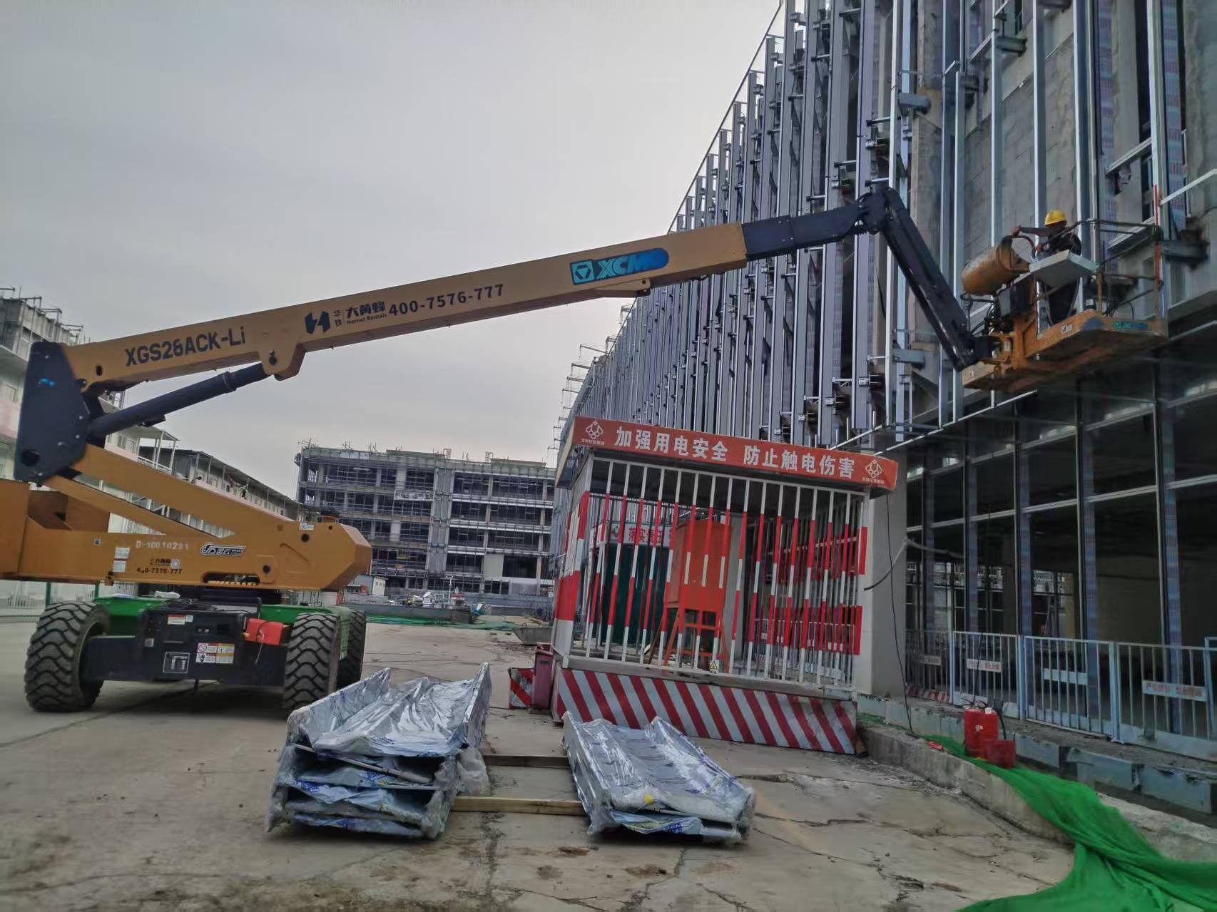 人为智能产业园，豪利777高机在青山绿树间建“科技高地”